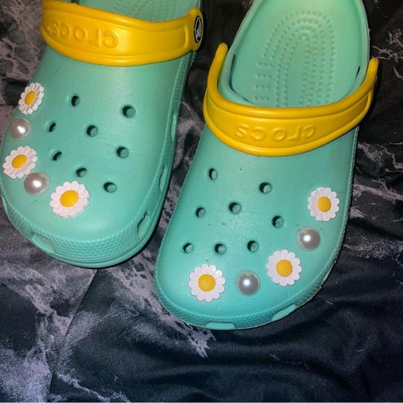 Seafoam Green and Yellow Clogs with Daisy and pearl Accents m4 w6 - Picture 2 of 7